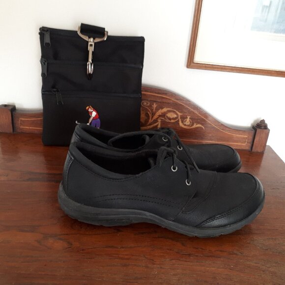 Merrell Black Shoes with Golf Accessory Bag - Size 7 - Picture 3 of 4